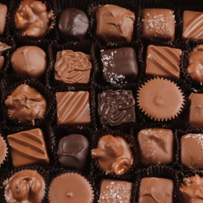 Coblentz Chocolate Company - Deluxe Assortment Gift Box 4 oz