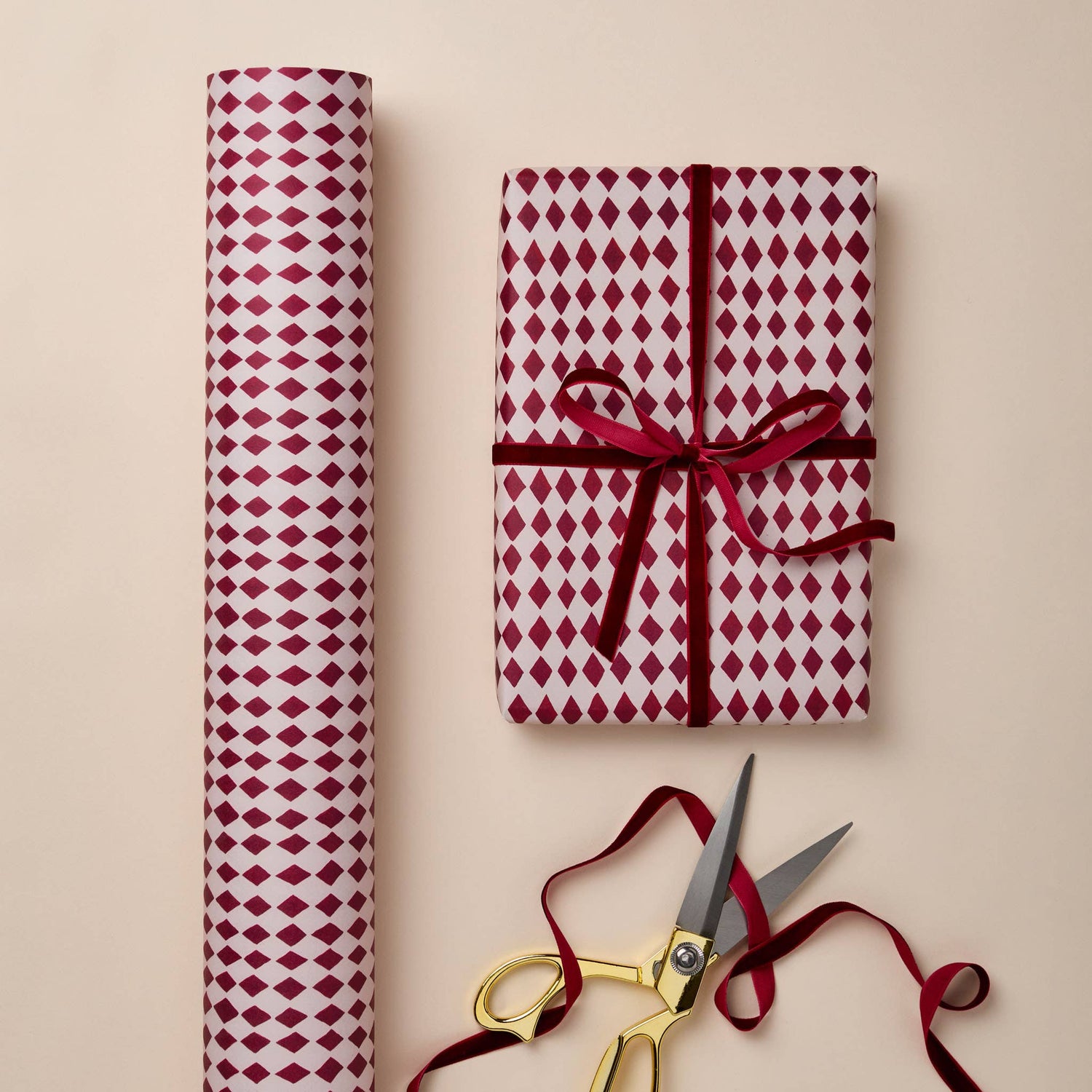 Katie Housley - DIAMOND RED HARLEQUIN LUXURY HOLIDAY CHRISTMAS GIFT WRAP